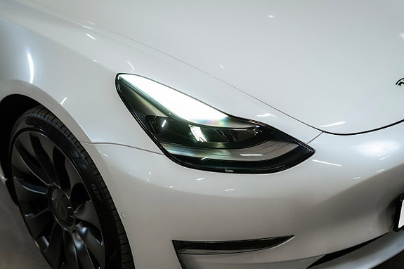 Tesla Model 3 9 of 24