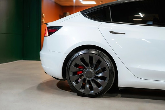 Tesla Model 3 8 of 24