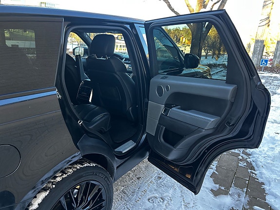 Land Rover Range Rover Sport 8 of 29