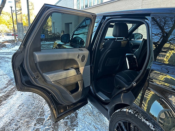 Land Rover Range Rover Sport 10 of 29