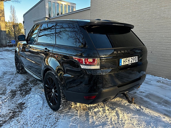 Land Rover Range Rover Sport 3 of 5