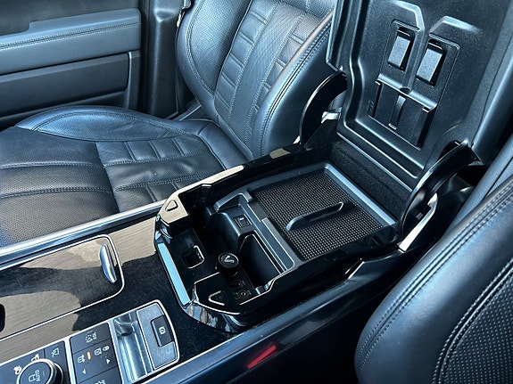 Land Rover Range Rover Sport 22 of 29