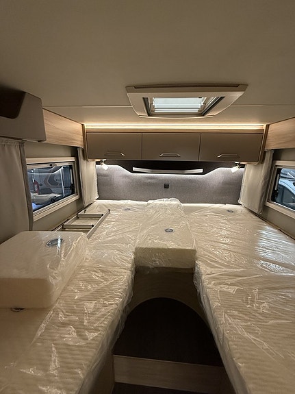 Knaus VAN TI PLUS PLATINUM SELECTION 650 MEG 13 of 17
