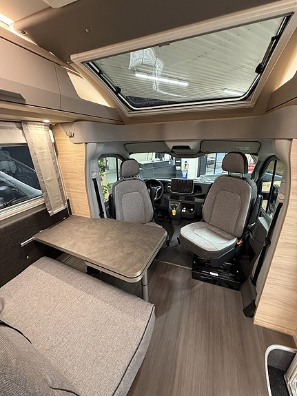 Knaus VAN TI PLUS PLATINUM SELECTION 650 MEG 5 of 17
