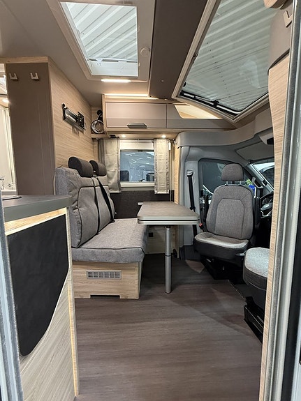 Knaus VAN TI PLUS PLATINUM SELECTION 650 MEG 3 of 17
