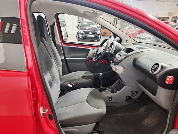 Toyota Aygo 12 of 17