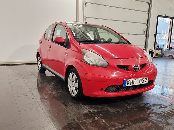 Toyota Aygo 4 of 17