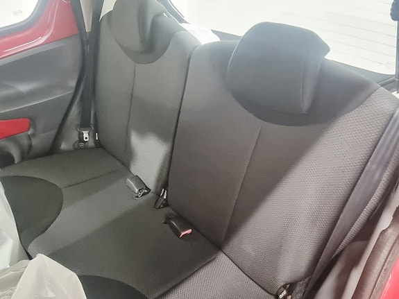 Toyota Aygo 9 of 17