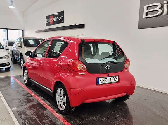 Toyota Aygo 10 of 17
