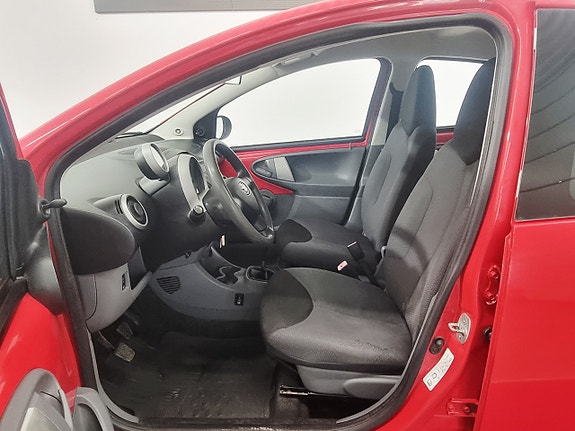 Toyota Aygo 5 of 17
