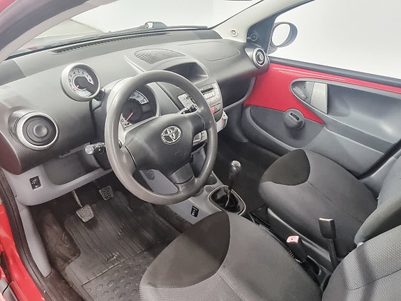 Toyota Aygo 6 of 17