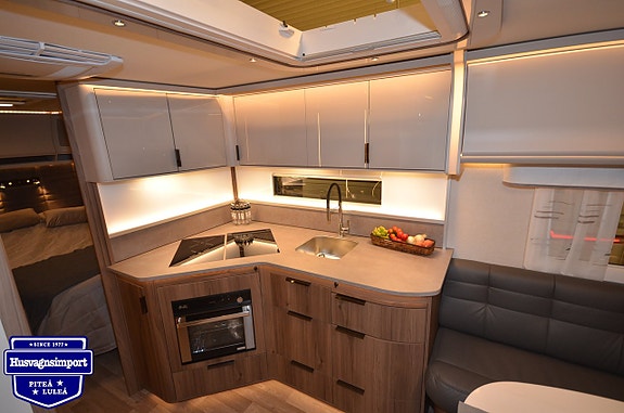 Kabe Imperial 600 XL KS Vinkelkök / Dubbelbädd / 2300 kg 6 of 19