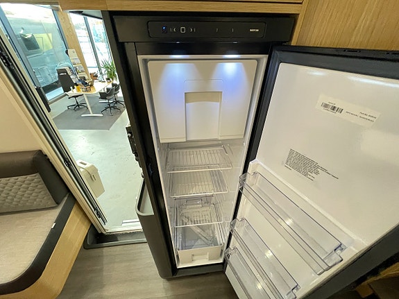 Adria Coral Axess 670 SL /Automat140hk/Elpatron/B-körkort 17 of 24