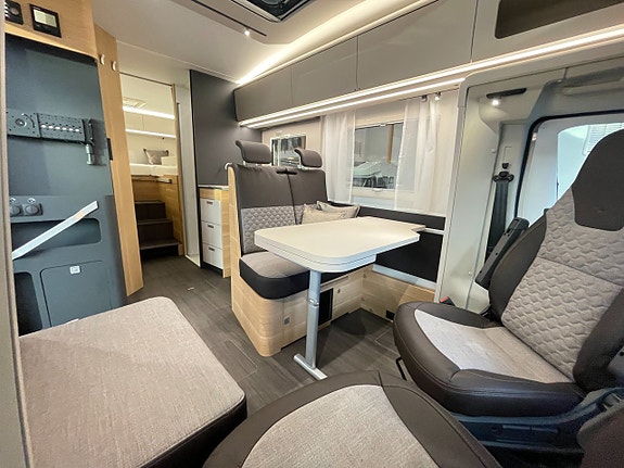 Adria Coral Axess 670 SL /Automat140hk/Elpatron/B-körkort 6 of 24