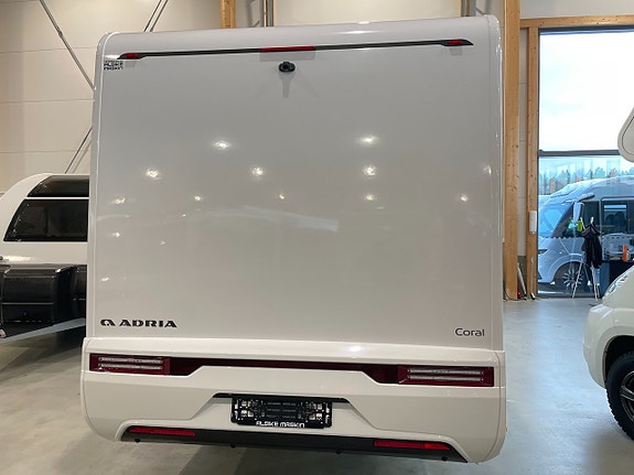 Adria Coral Axess 670 SL /Automat140hk/Elpatron/B-körkort 2 of 24