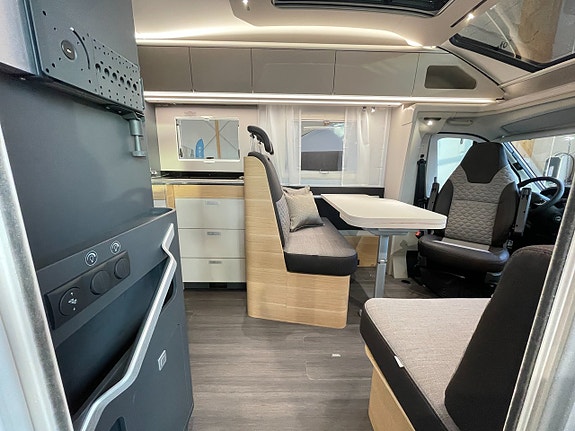 Adria Coral Axess 670 SL /Automat140hk/Elpatron/B-körkort 4 of 24