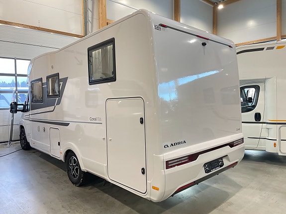 Adria Coral Axess 670 SL /Automat140hk/Elpatron/B-körkort 3 of 24