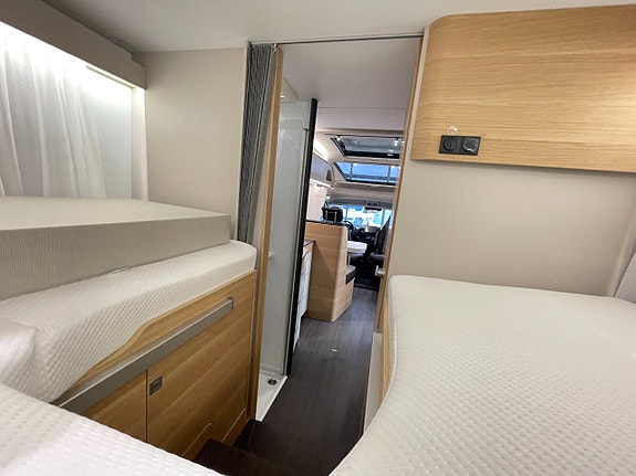 Adria Coral Axess 670 SL /Automat140hk/Elpatron/B-körkort 12 of 24