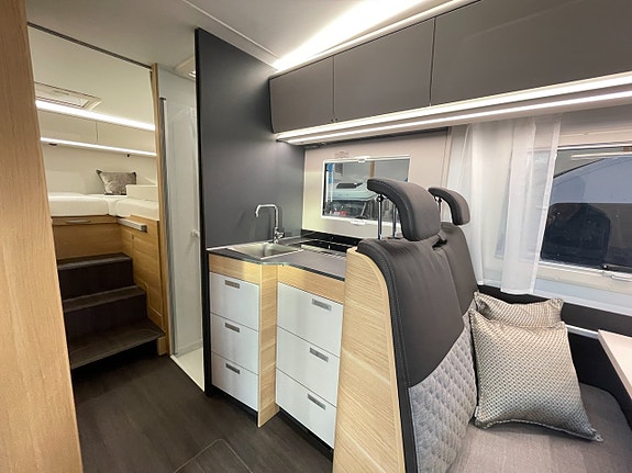 Adria Coral Axess 670 SL /Automat140hk/Elpatron/B-körkort 9 of 24