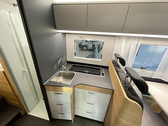 Adria Coral Axess 670 SL /Automat140hk/Elpatron/B-körkort 10 of 24