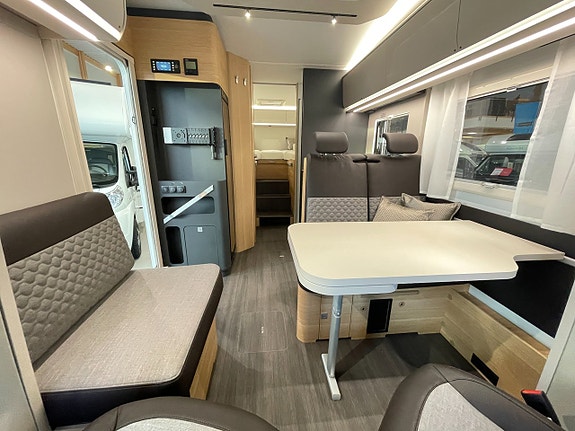 Adria Coral Axess 670 SL /Automat140hk/Elpatron/B-körkort 7 of 24