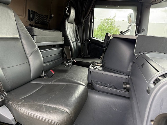 Scania G490 8x4 Tridem Lastväxlare Euro 6 Plogutrustad 8 of 9