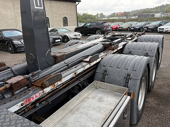 Scania G490 8x4 Tridem Lastväxlare Euro 6 Plogutrustad 7 of 9
