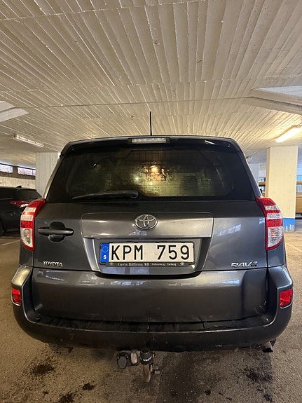Toyota RAV4 6 of 13