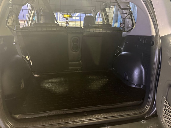 Toyota RAV4 7 of 13