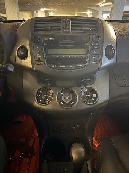 Toyota RAV4 12 of 13
