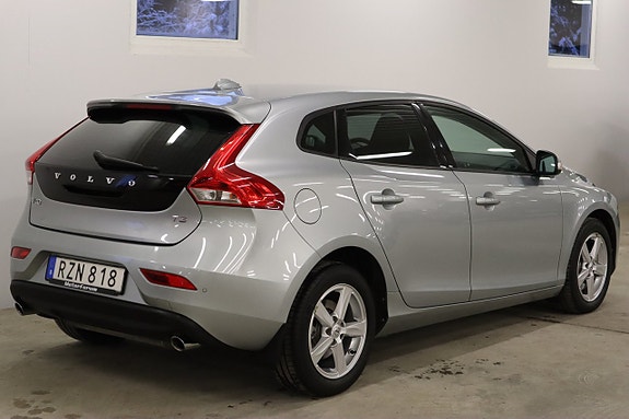 Volvo V40 4 of 23