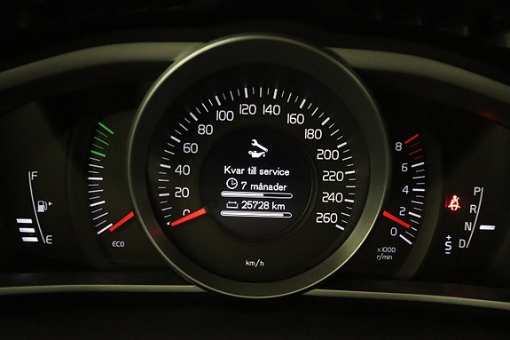 Volvo V40 9 of 23