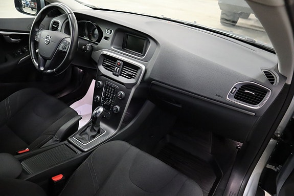 Volvo V40 6 of 23