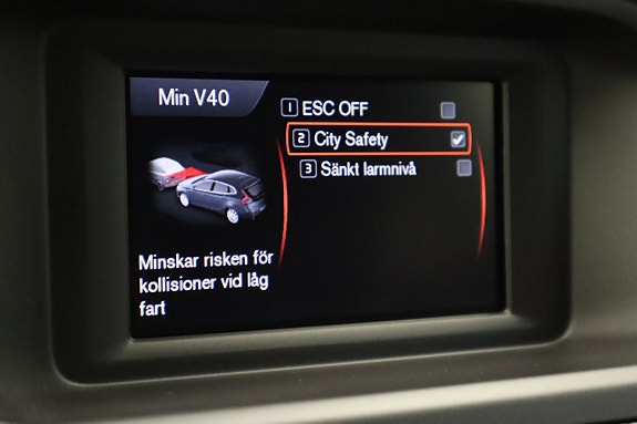 Volvo V40 12 of 23