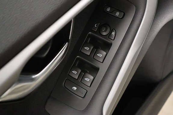 Volvo V40 7 of 23