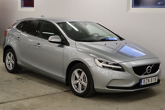 Volvo V40 3 of 23