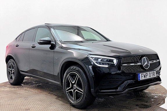Mercedes-Benz GLC300 e 4 of 5