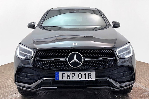 Mercedes-Benz GLC300 e 3 of 5