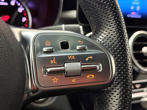 Mercedes-Benz GLC300 e 20 of 27