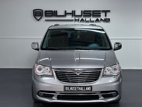 Lancia Voyager 3 of 5