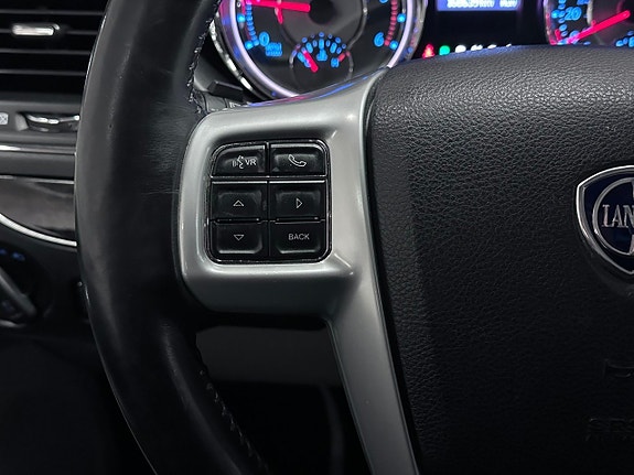 Lancia Voyager 19 of 27