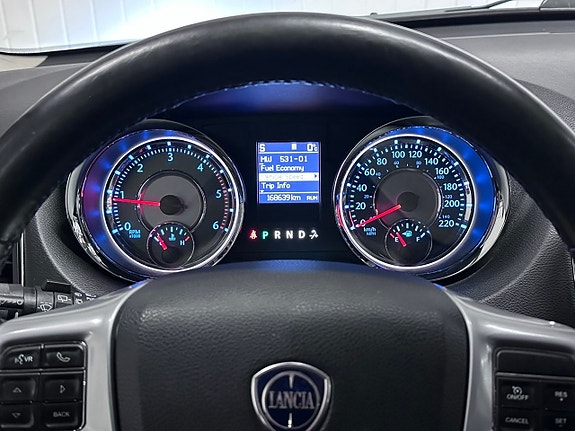 Lancia Voyager 23 of 27