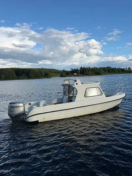 Grisslan 640 FC med Honda 115hk 4-takt HÖSTPRIS samt bromsad 80-trailer 2 of 7