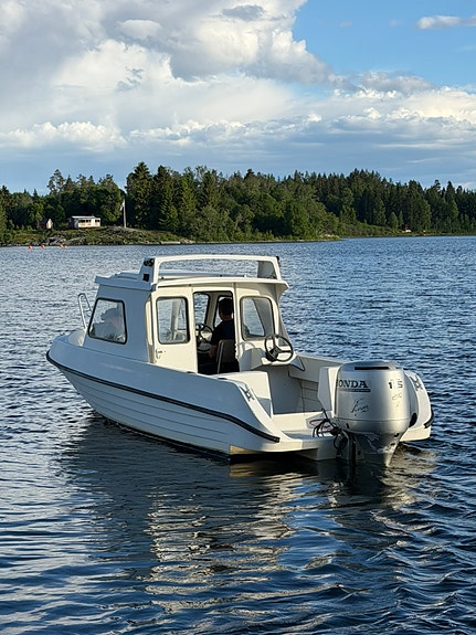 Grisslan 640 FC med Honda 115hk 4-takt HÖSTPRIS samt bromsad 80-trailer 3 of 7
