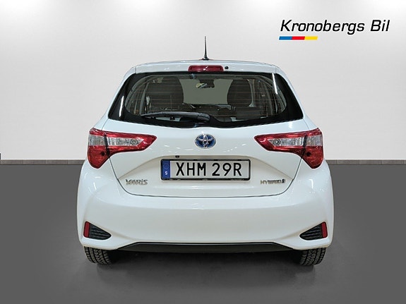 Toyota Yaris 5 of 18