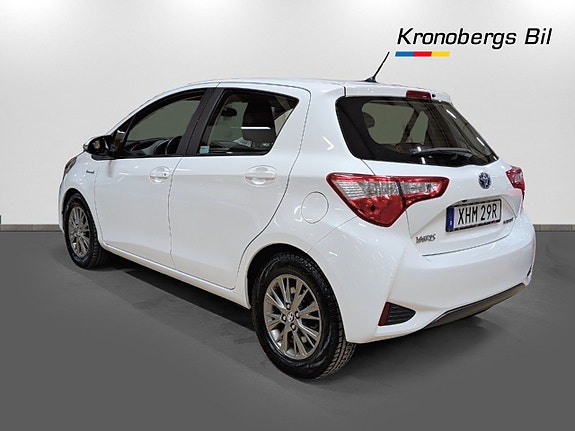 Toyota Yaris 6 of 18