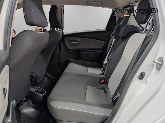 Toyota Yaris 9 of 18