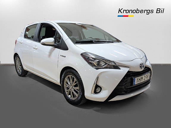 Toyota Yaris 3 of 18