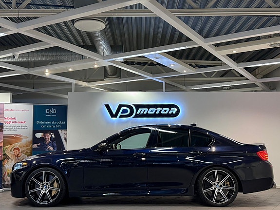 BMW M5 2 of 27