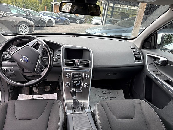 Volvo XC60 14 of 17